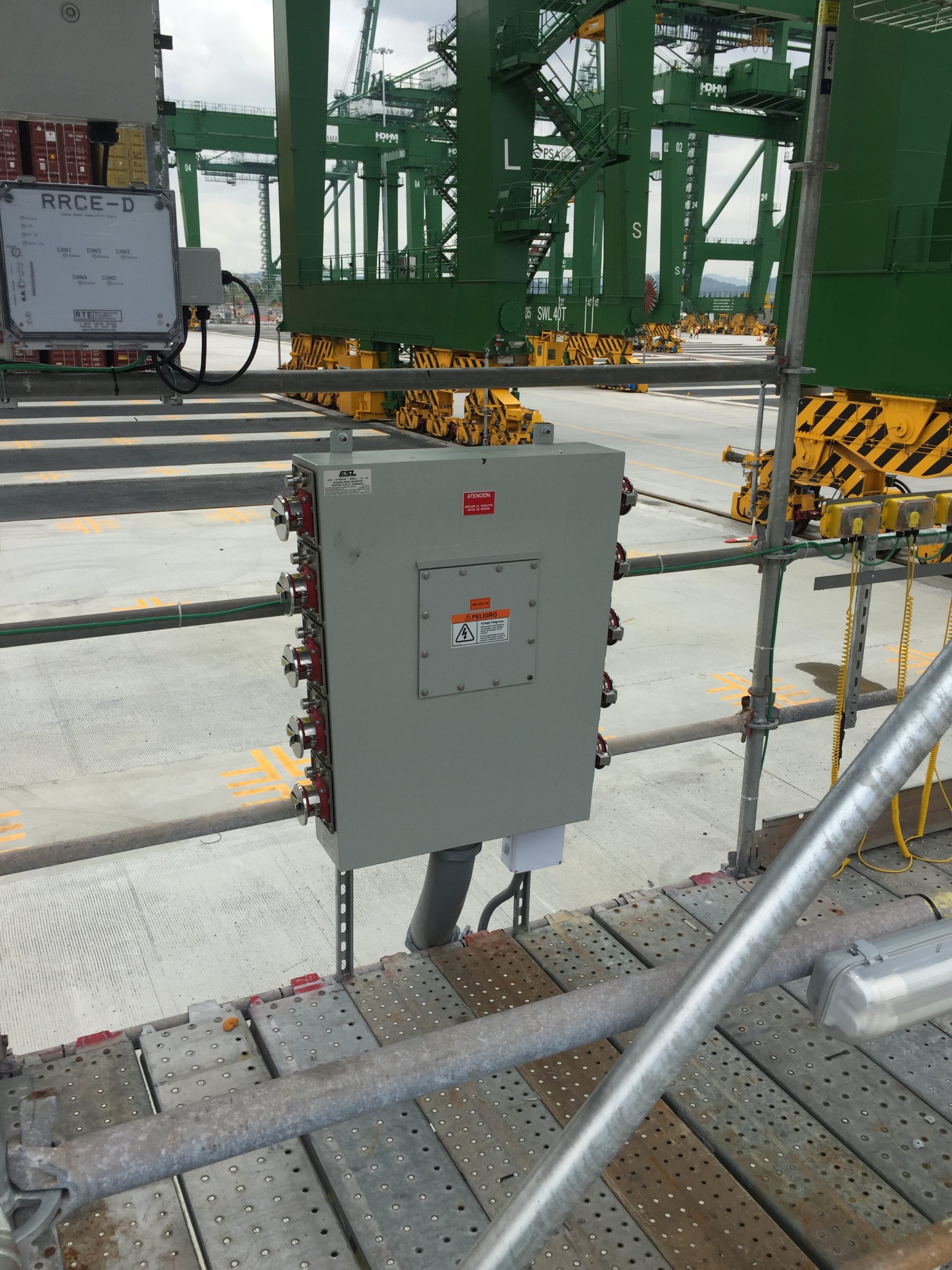 Safety-interlocked Reefer Outlets - ESL Power
